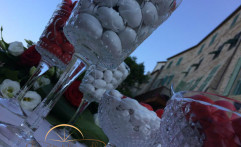 Confettata in bianco e rosso.