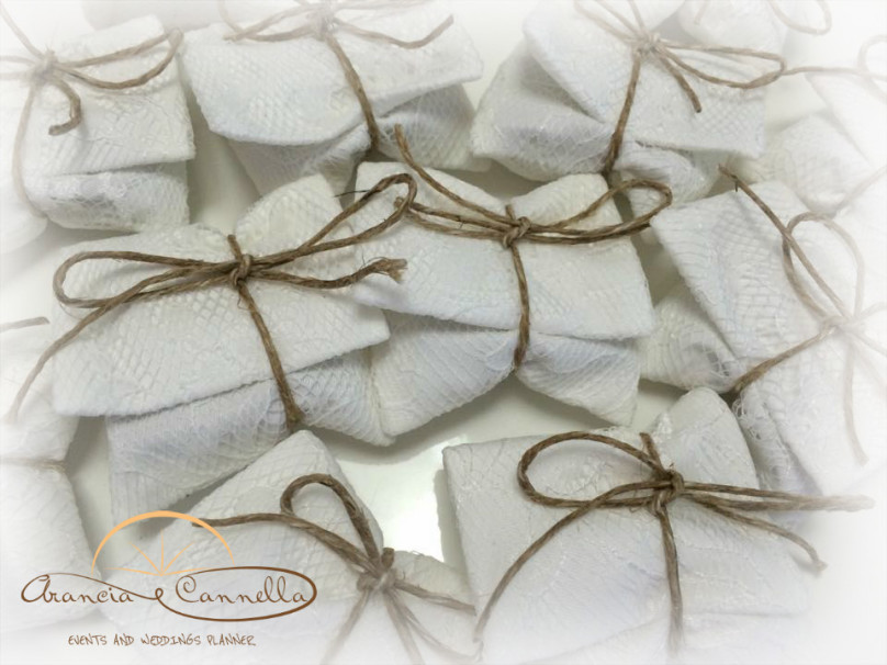 Sacchetti in pizzo bianco made in italy!