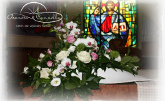 Dettaglio dell’addobbo in chiesa.